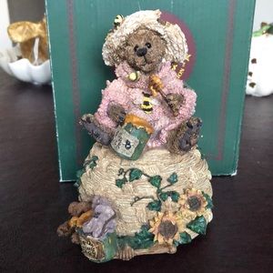 Boyd’s Bear music box
